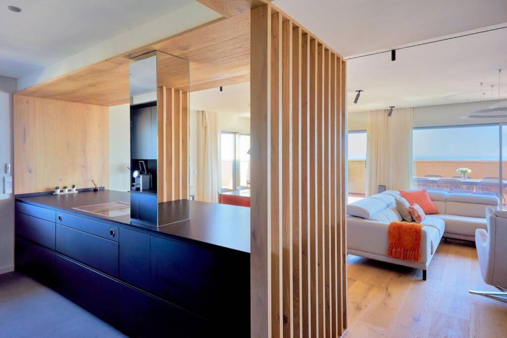 D&R Penthouse On The Beach Apartment Малага Екстериор снимка