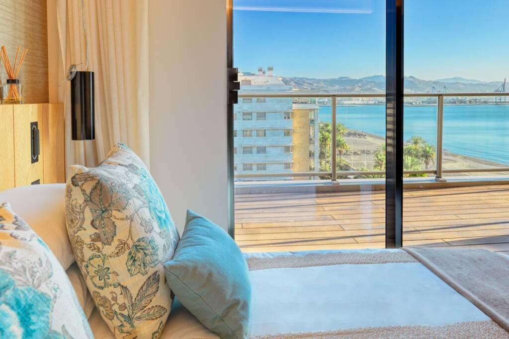 D&R Penthouse On The Beach Apartment Малага Екстериор снимка
