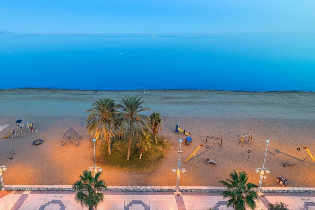 D&R Penthouse On The Beach Apartment Малага Екстериор снимка